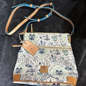 Dooney & Bourke Disney Vacation Club 2016 Crossbody Bag VGUC